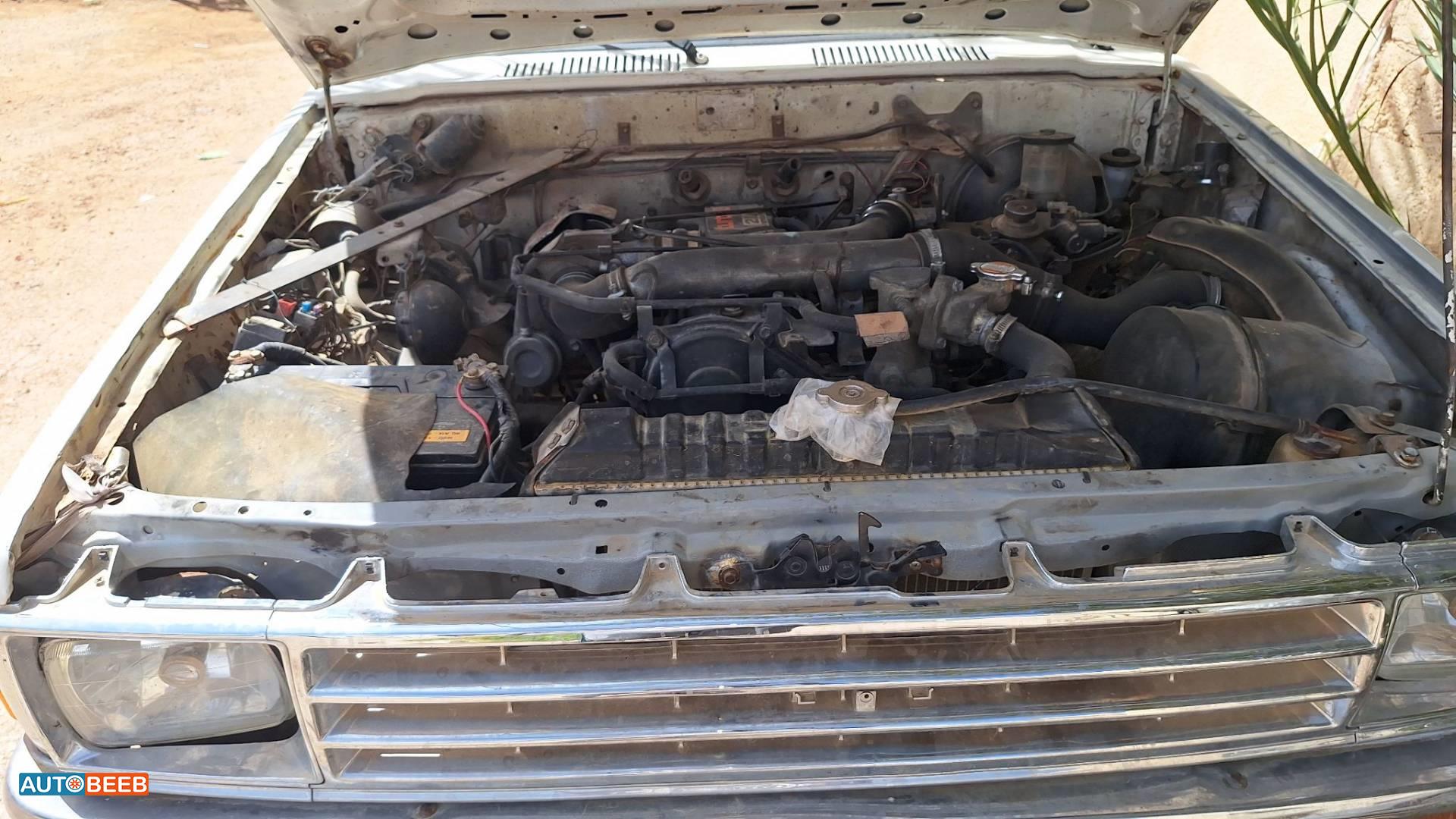 تويوتا هيلوكس 1984