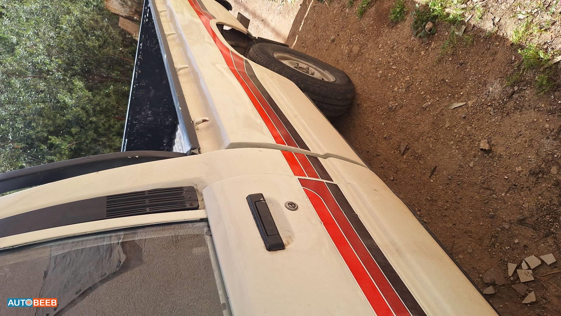 تويوتا هيلوكس 1984