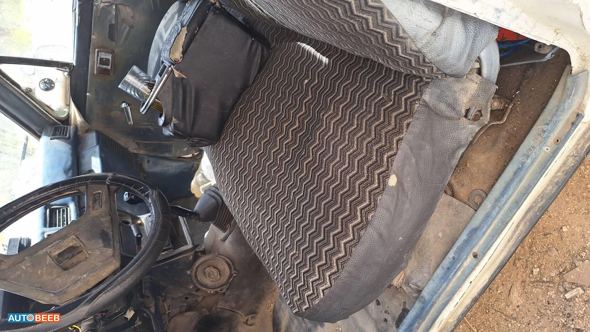 تويوتا هيلوكس 1984