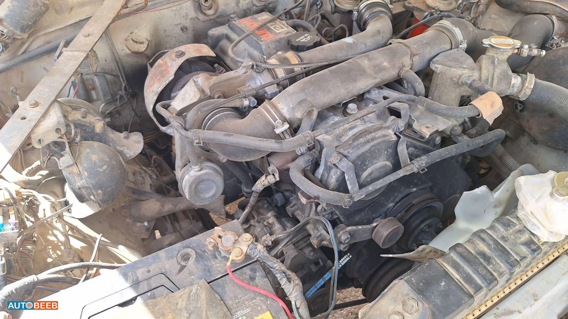 تويوتا هيلوكس 1984