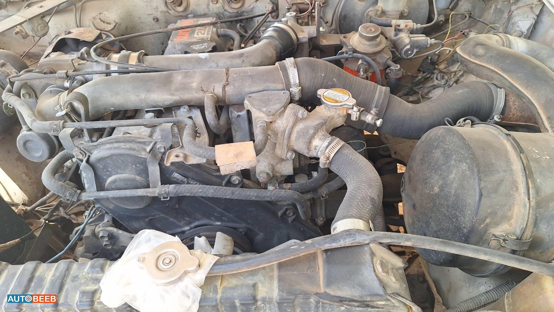 تويوتا هيلوكس 1984