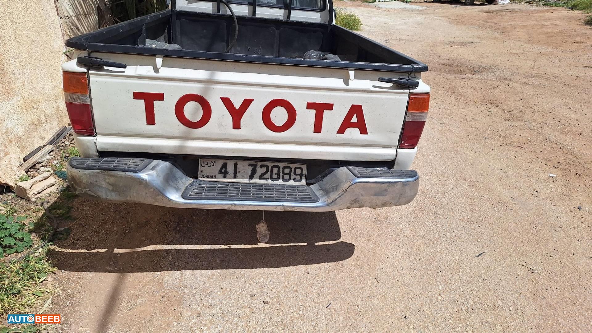 تويوتا هيلوكس 1984