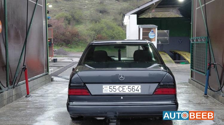 مرسيدس بنز E200 1992