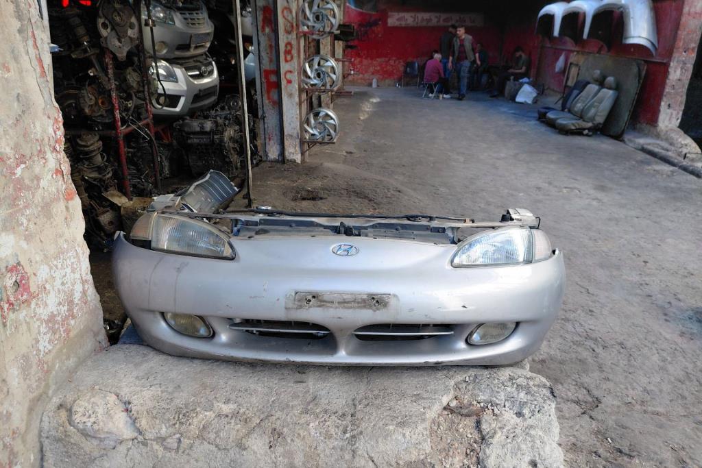 واجهه مع طمبون مع اضويه وراديترات