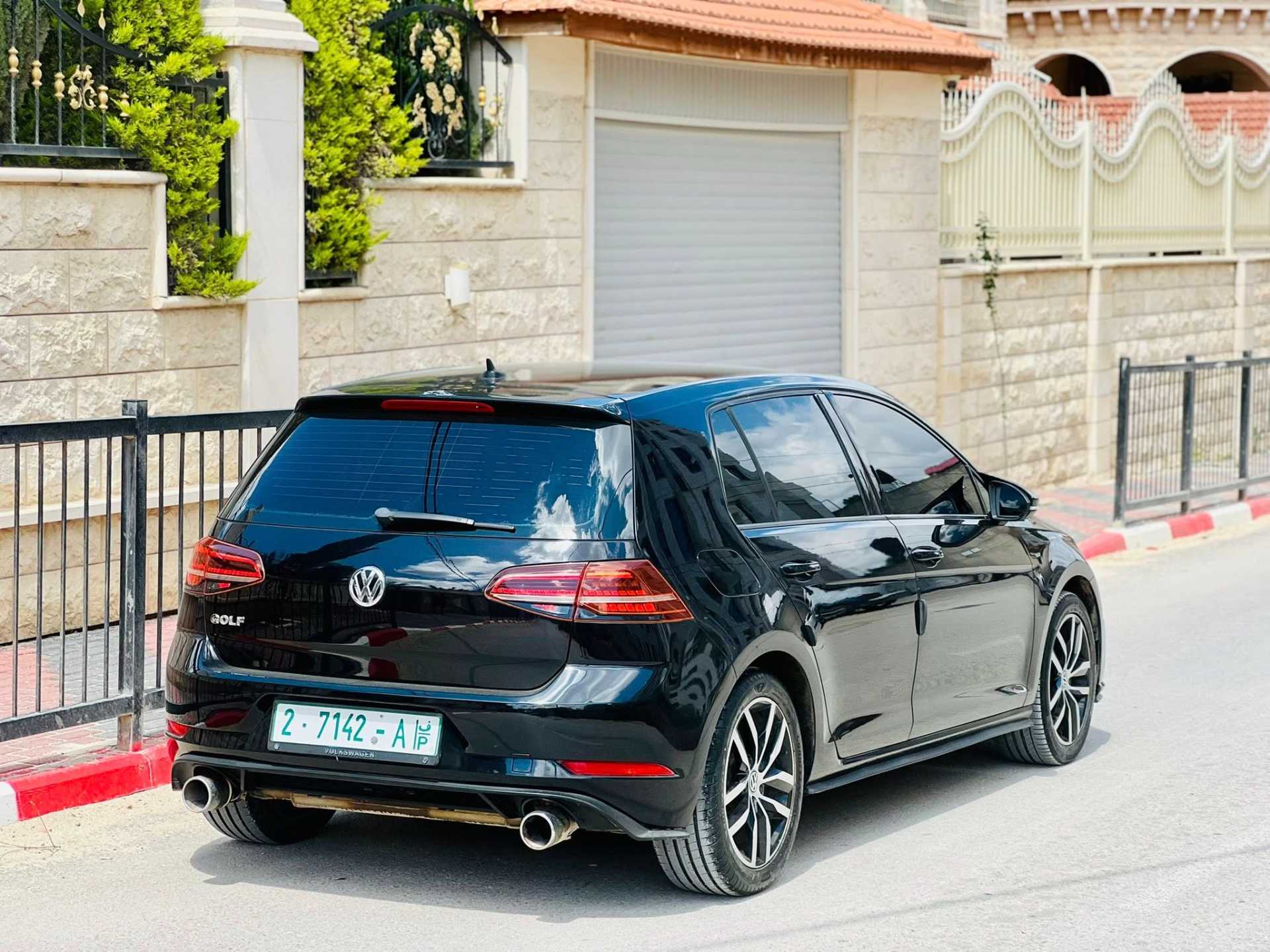 فولكس فاجن جولف MK 2017