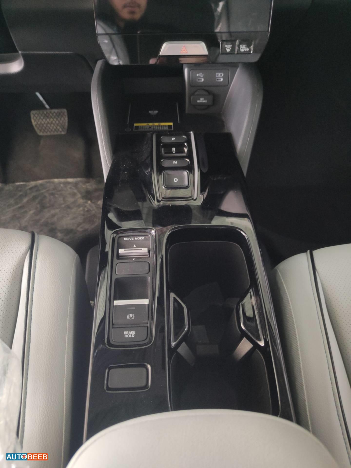 هوندا e:NS1 2023