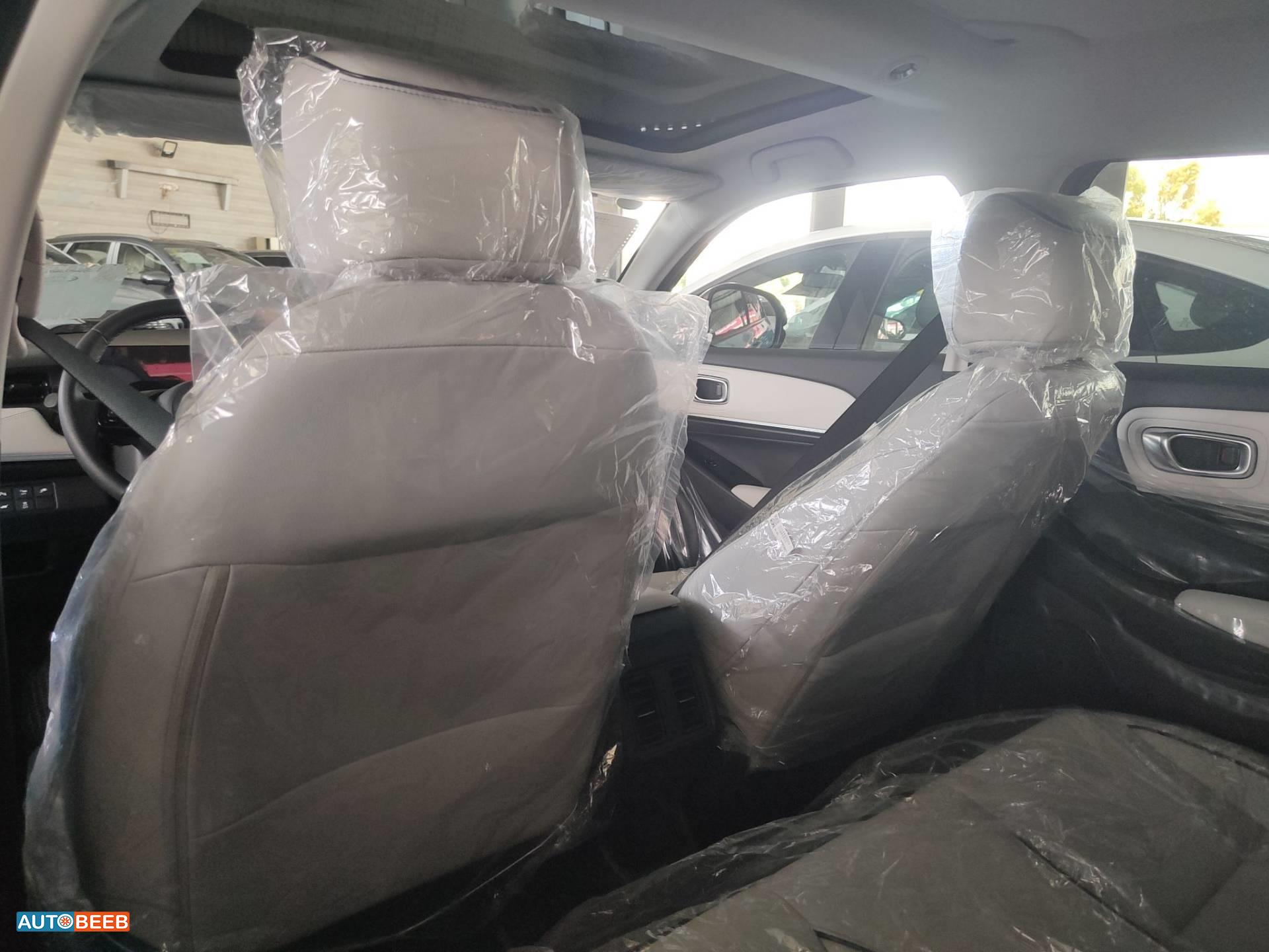 هوندا e:NS1 2023