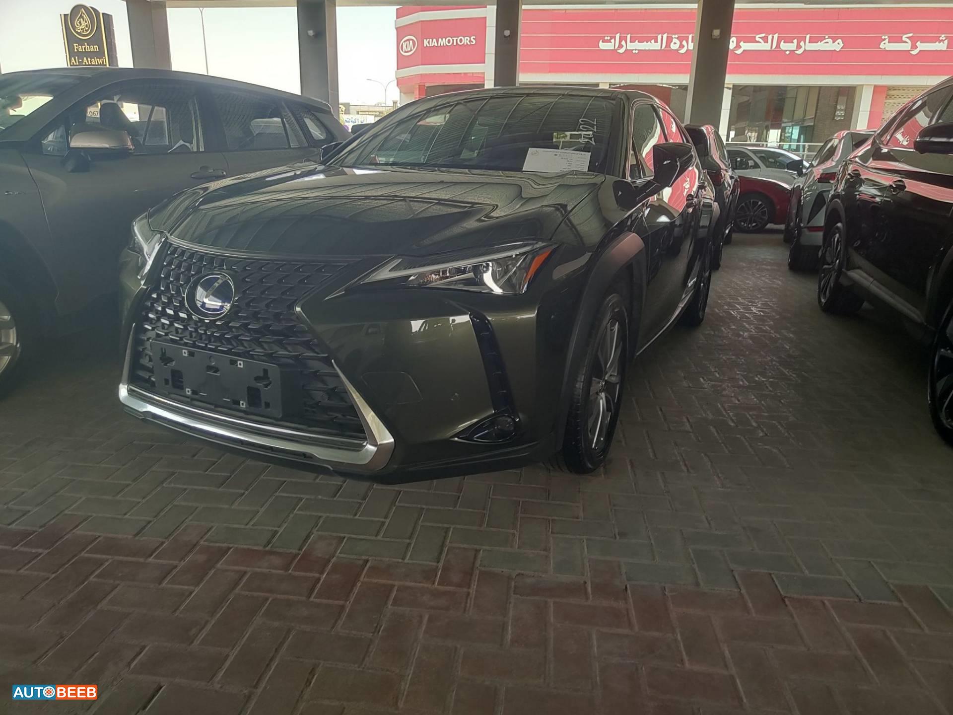 لكزس UX300 2022