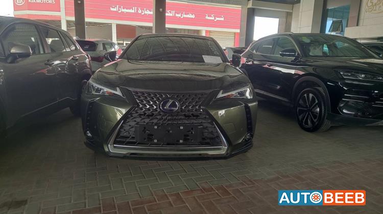 لكزس UX300 2022