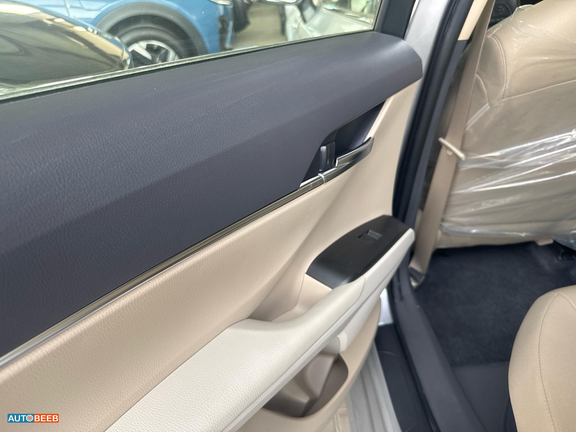 تويوتا كامري 2024