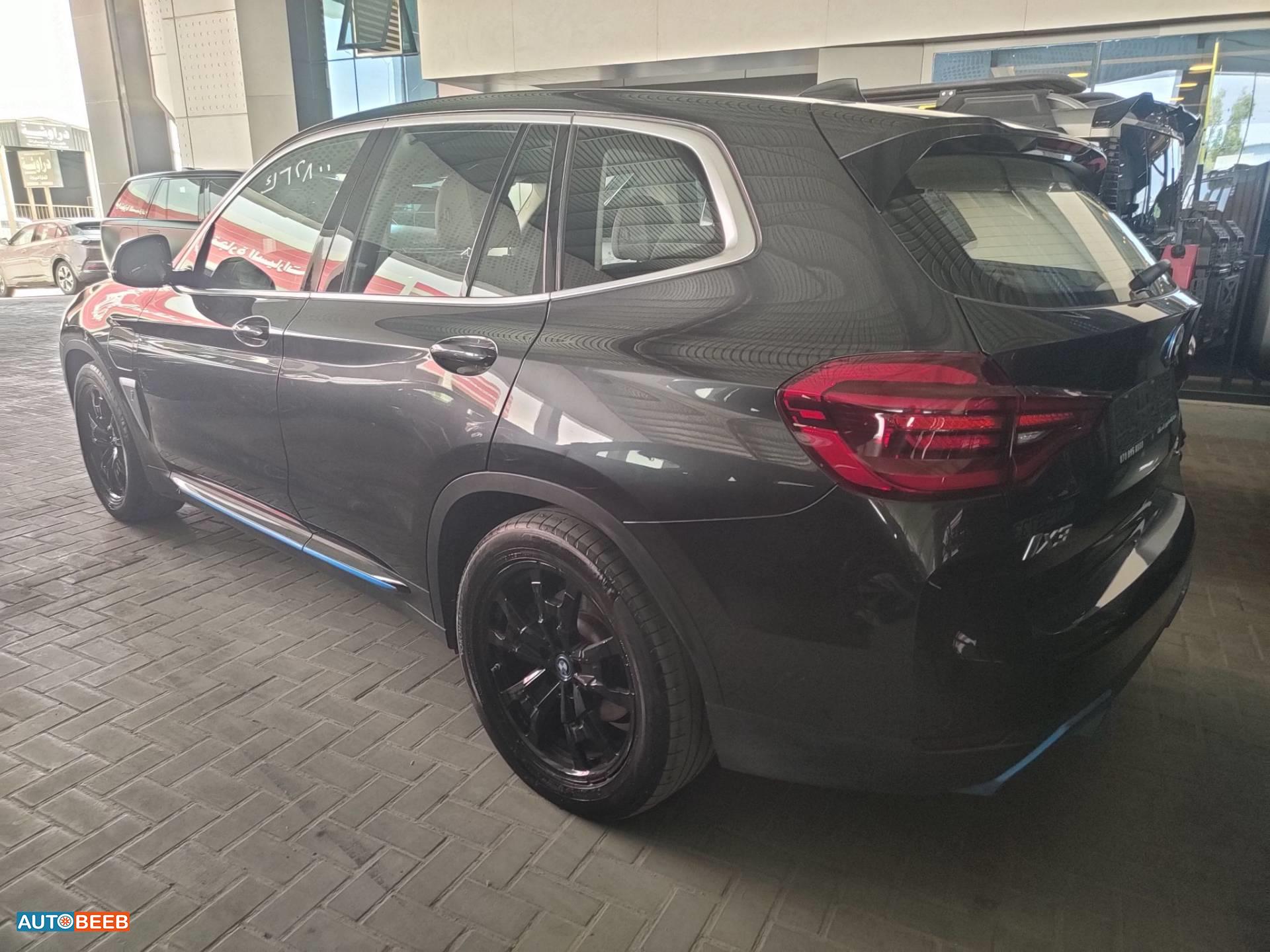 بي ام دبليو iX3 2021