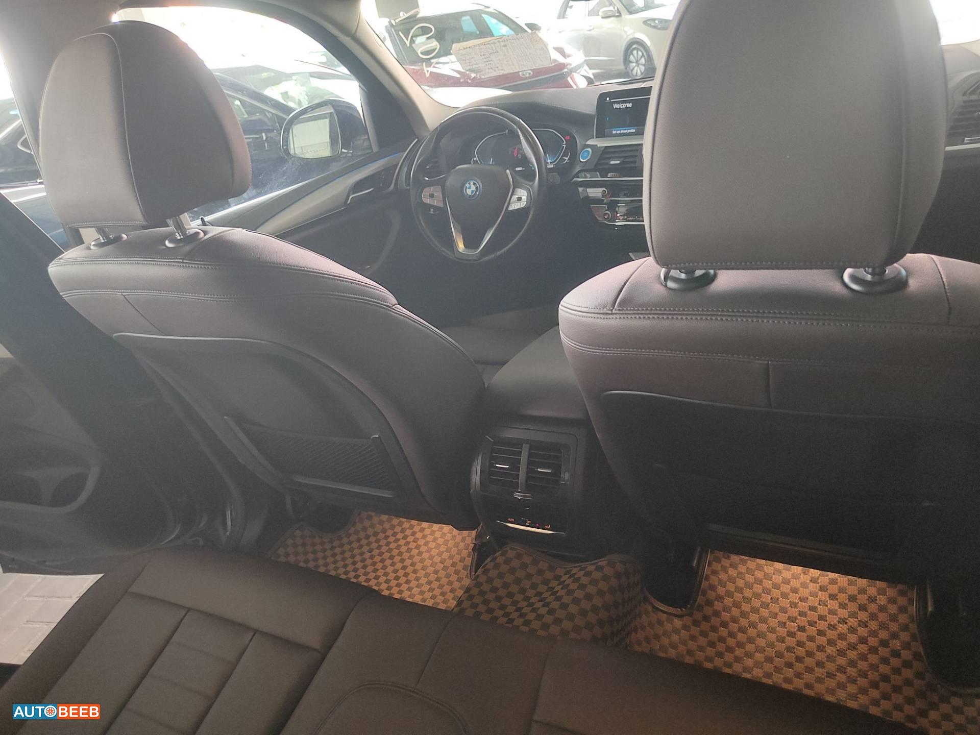 بي ام دبليو iX3 2021