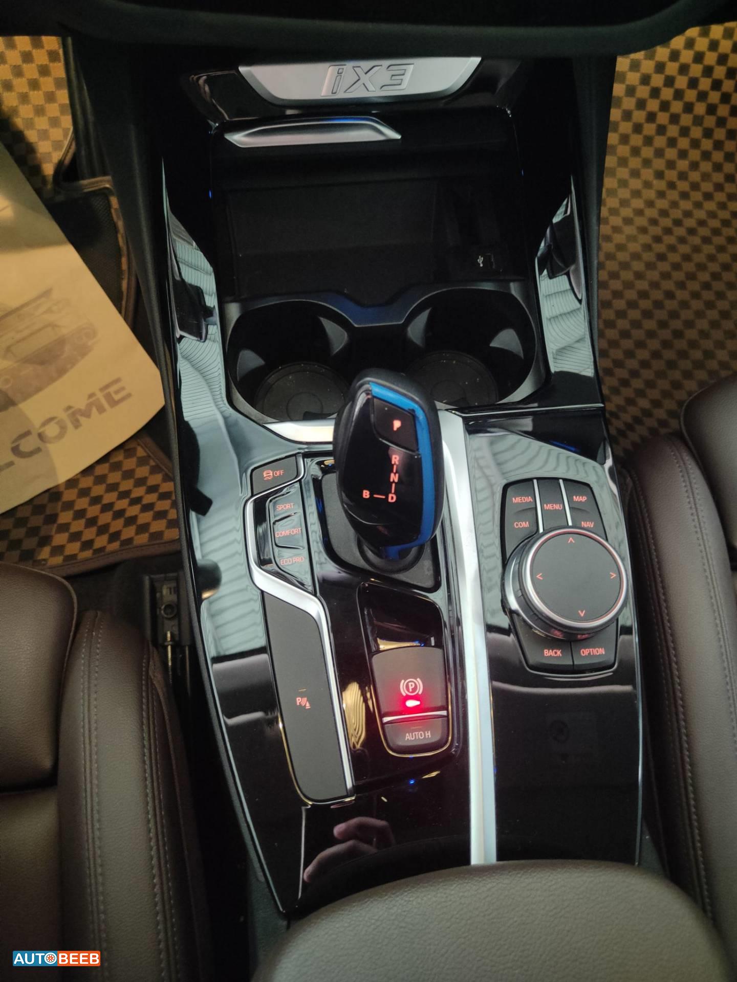 بي ام دبليو iX3 2021