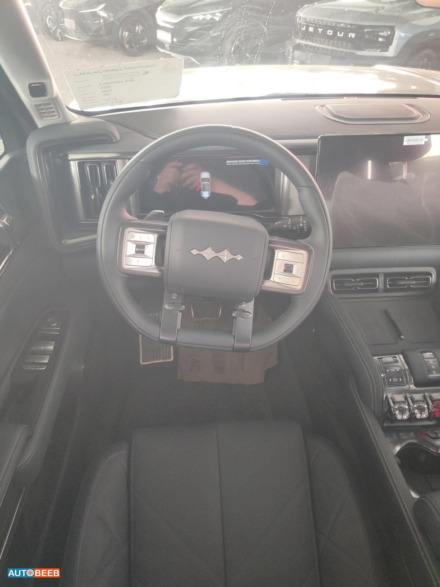 BYD Leopard 5 2025