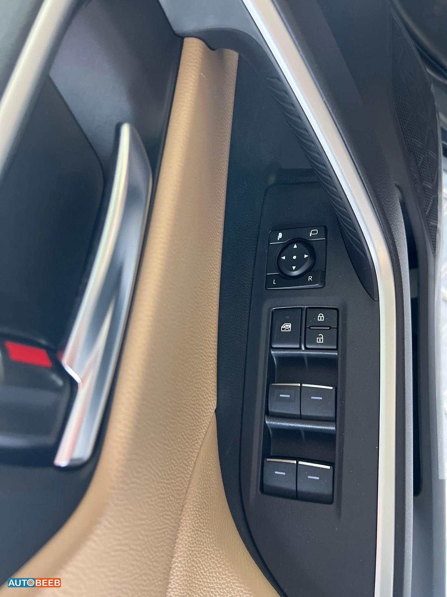 تويوتا راف فور 2025