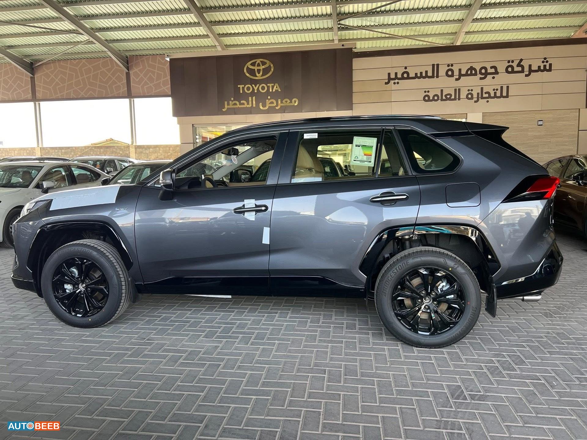 تويوتا راف فور 2025