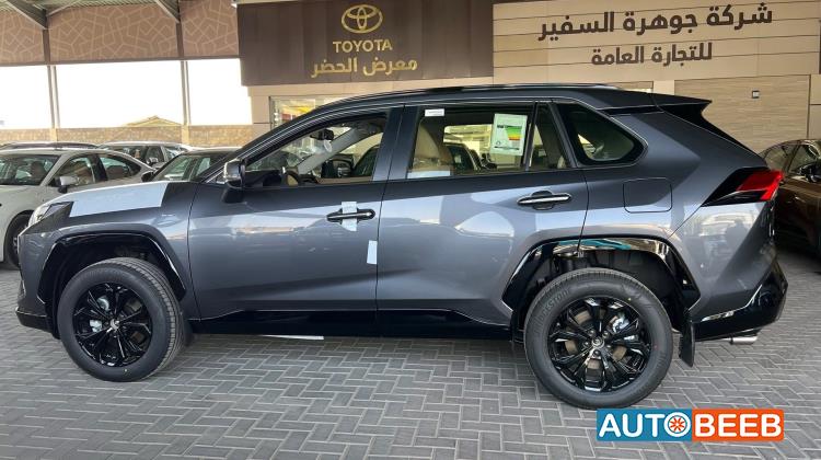 تويوتا راف فور 2025