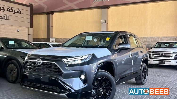 تويوتا راف فور 2025