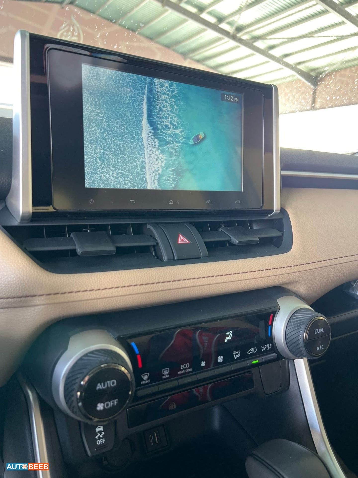 تويوتا راف فور 2025