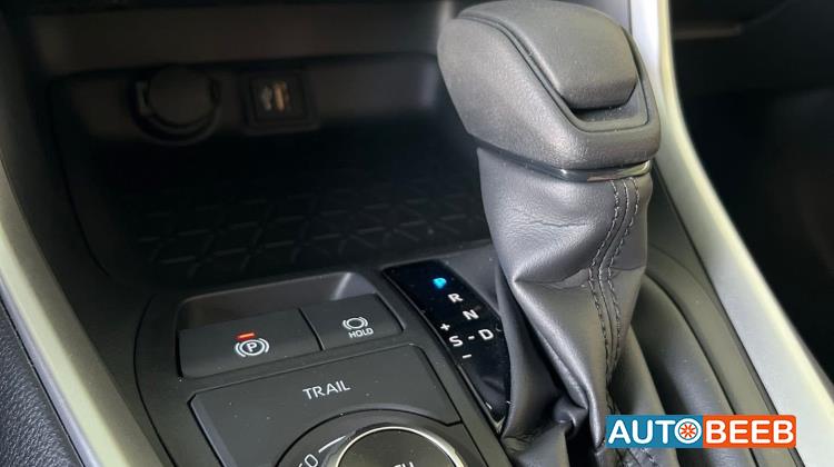 تويوتا راف فور 2025