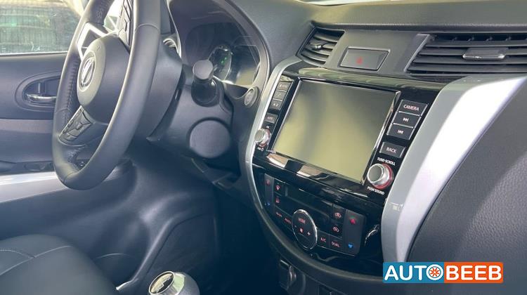 نيسان نافارا 2024