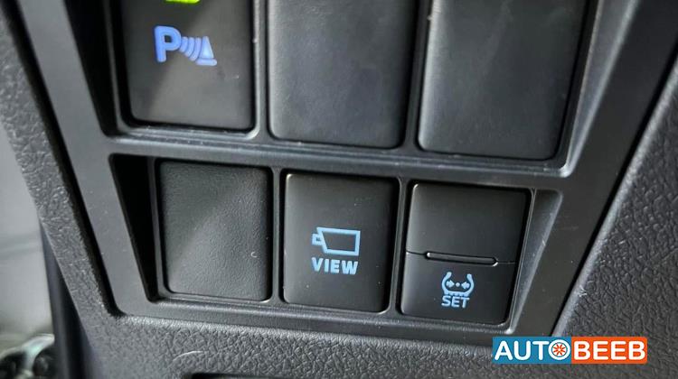 تويوتا هيلوكس 2024