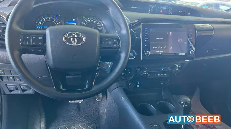 تويوتا هيلوكس 2024