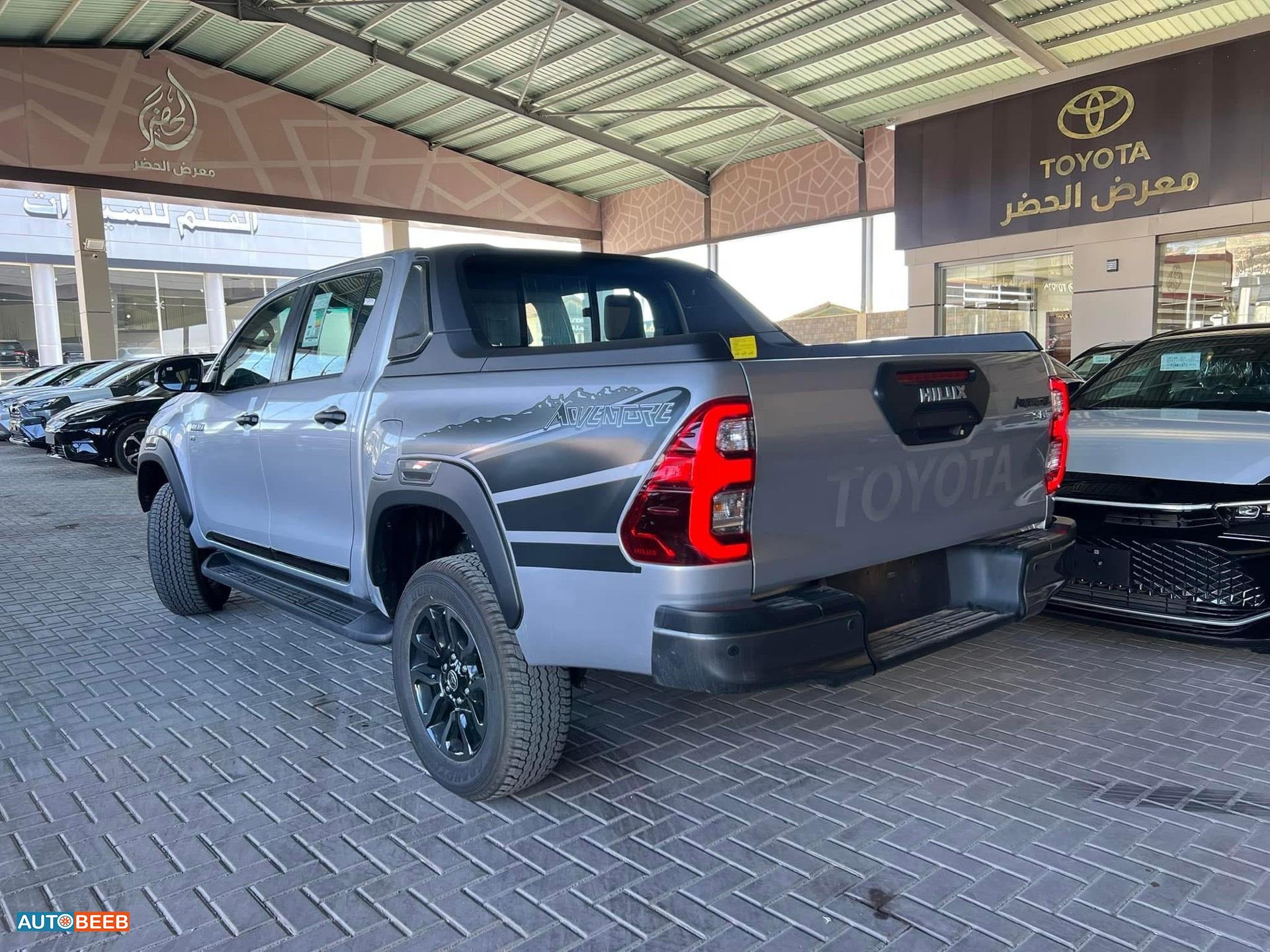 تويوتا هيلوكس 2024