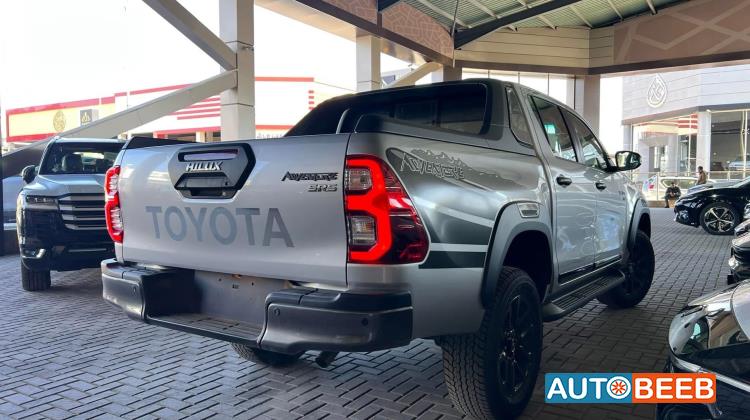 تويوتا هيلوكس 2024