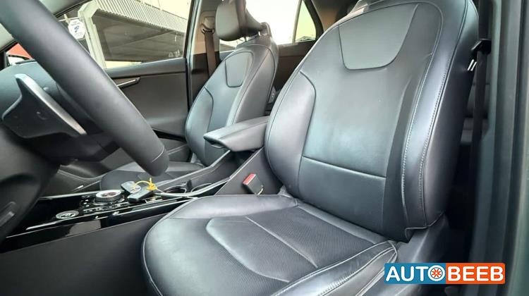 كيا نيرو 2023