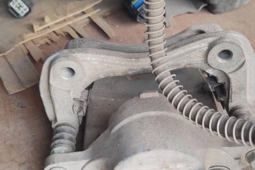 مخ بريك هيونداي ايونيك كهرباء 2017 2018