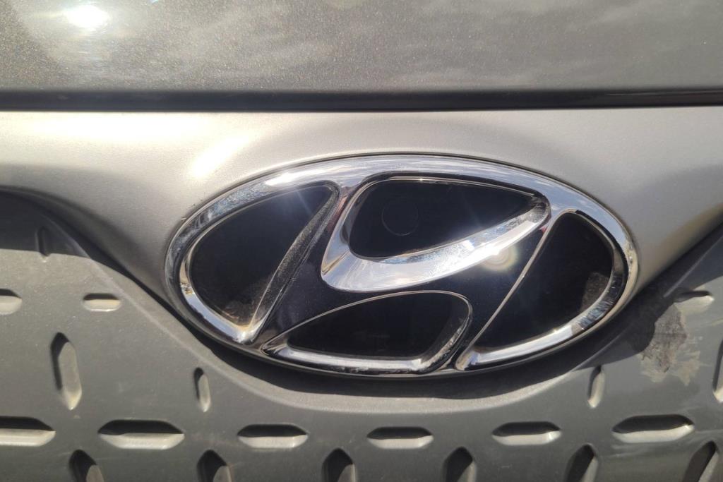 شعار طمبون امامي هيونداي كونا 2020 2021