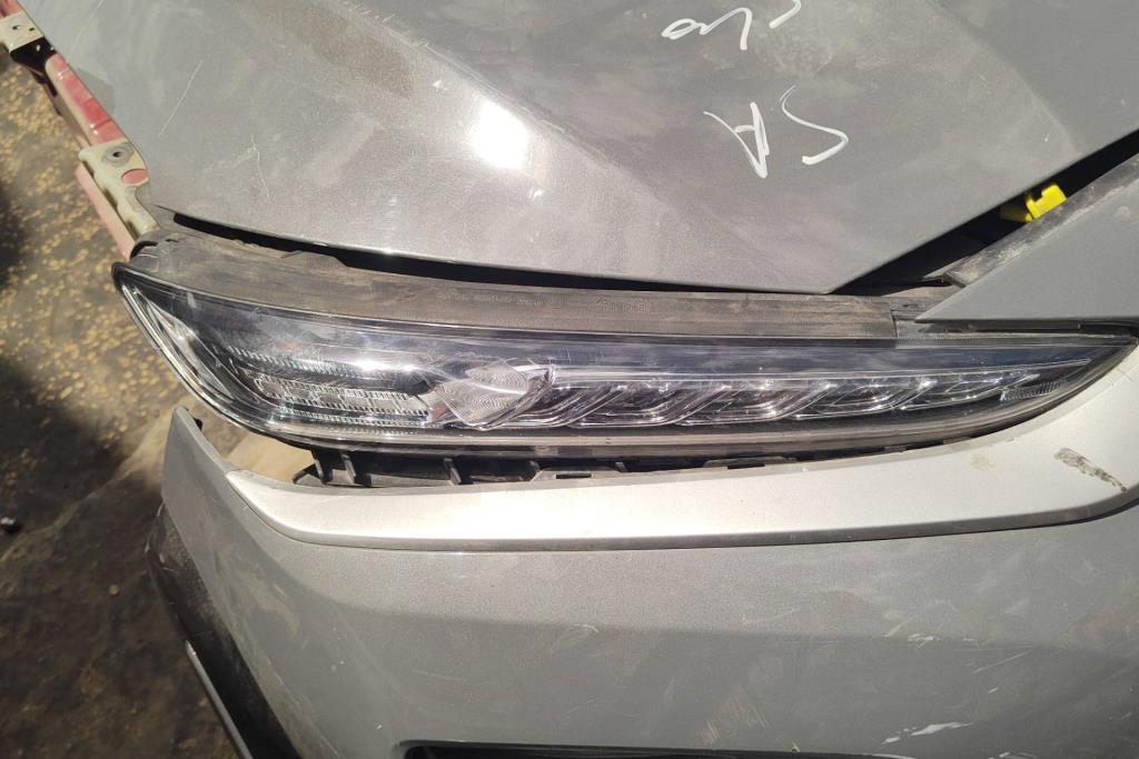 ضوء امامي يمين هيونداي كونا 2020 2021