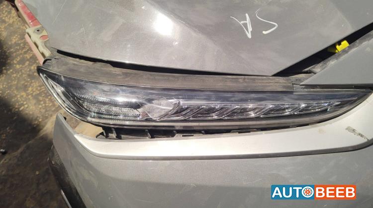 ضوء امامي يمين هيونداي كونا 2020 2021