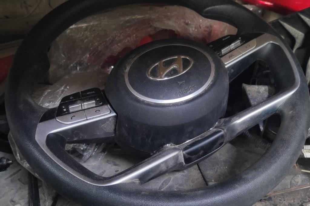 Cabin  Steering Wheel Hyundai Elantra