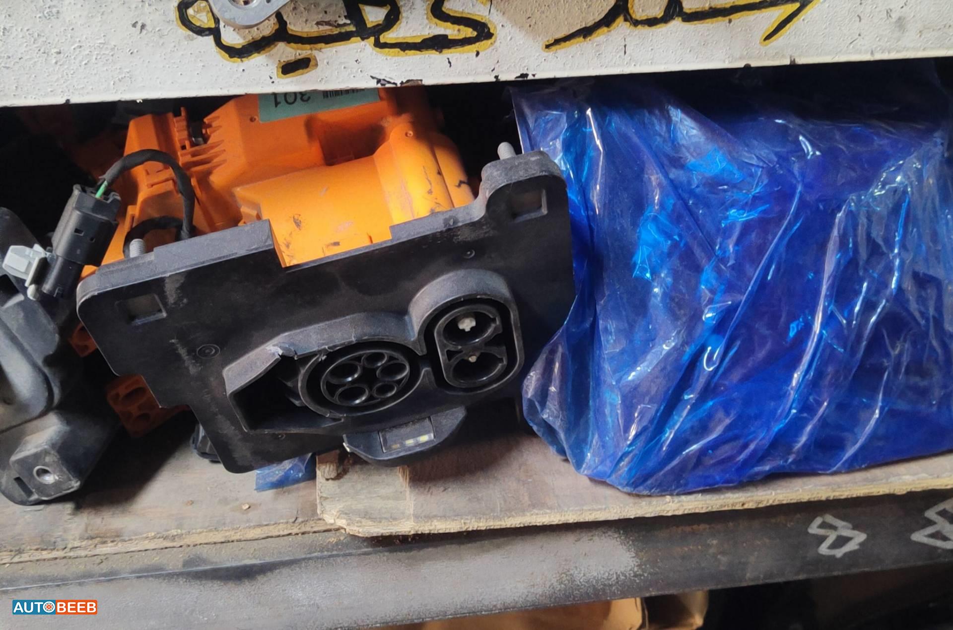 قاعده شاحن كيا نيرو هيونداي كونا 2017 2018 2019 2020 2021 2022 2023