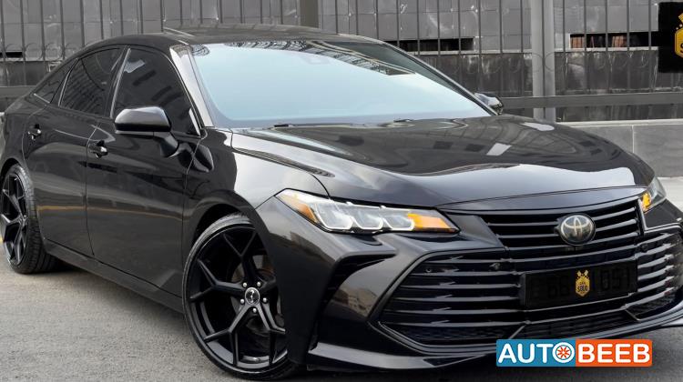 تويوتا افالون 2019