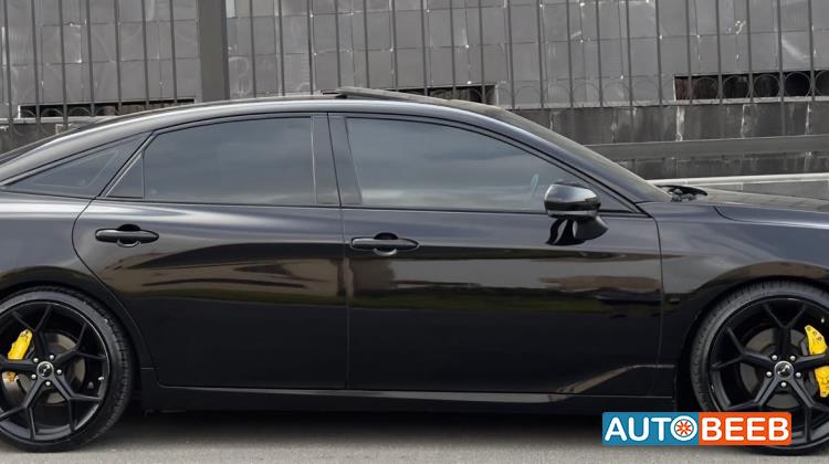 تويوتا افالون 2019