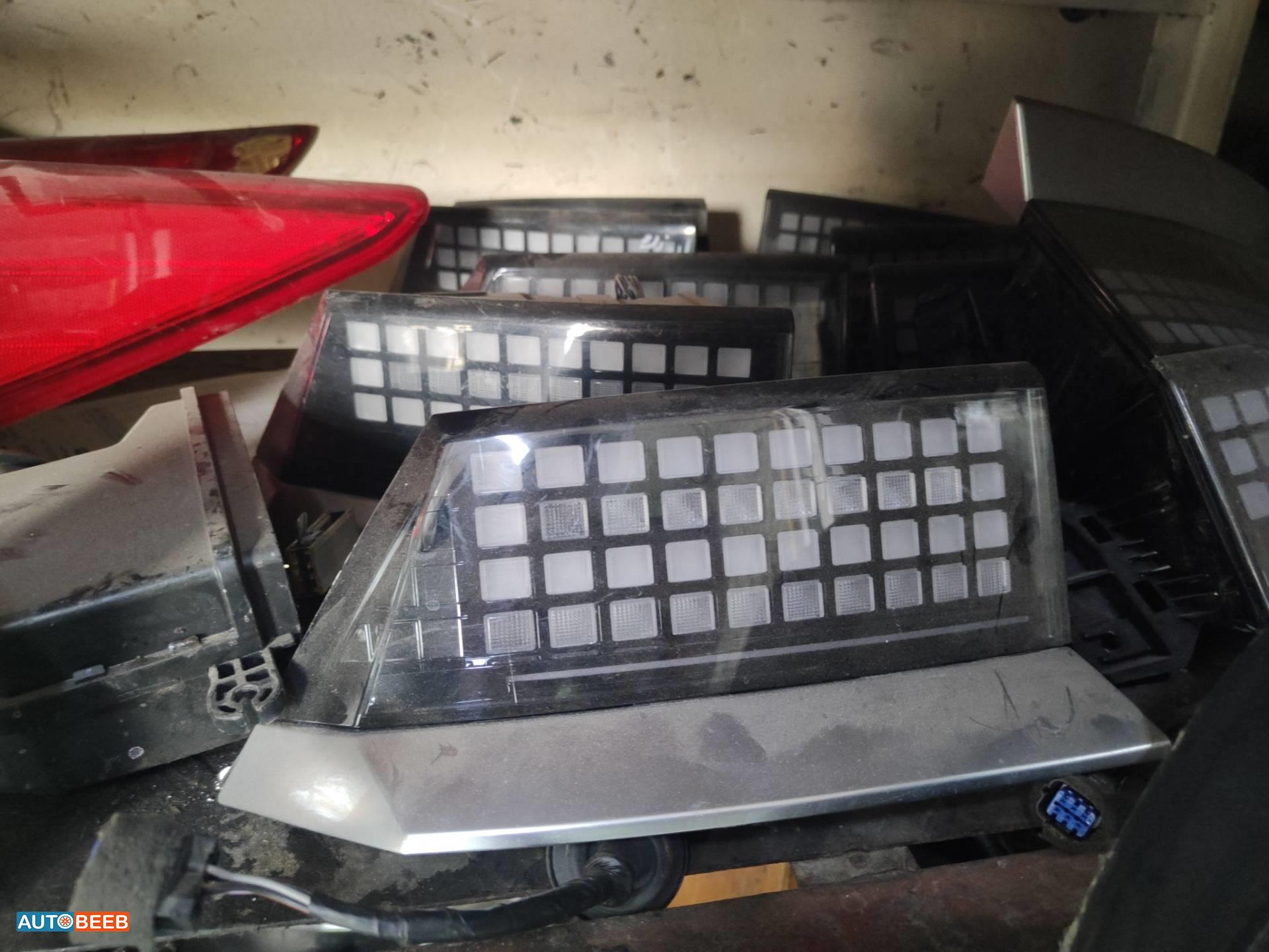 ضوء خلفي يمين شمال هيونداي ايونيك 5 2022 2023