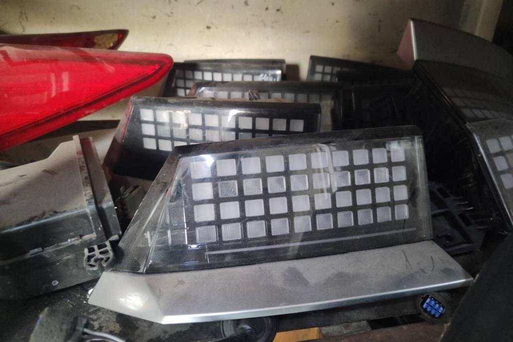 ضوء خلفي يمين شمال هيونداي ايونيك 5 2022 2023