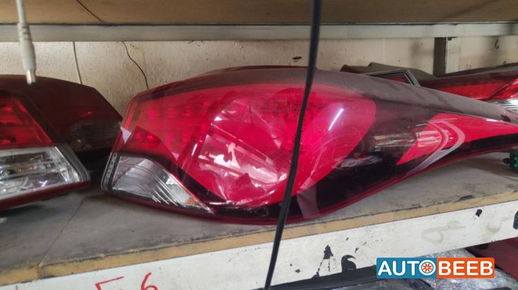 ضوء خلفي يمين شمال هيونداي افانتي md 2014 2015