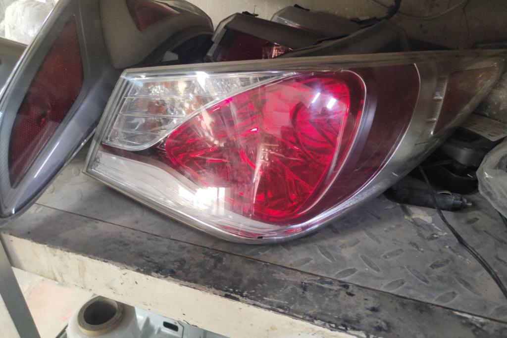 ضوء خلفي يمين شمال هيونداي سوناتا 2012 2013