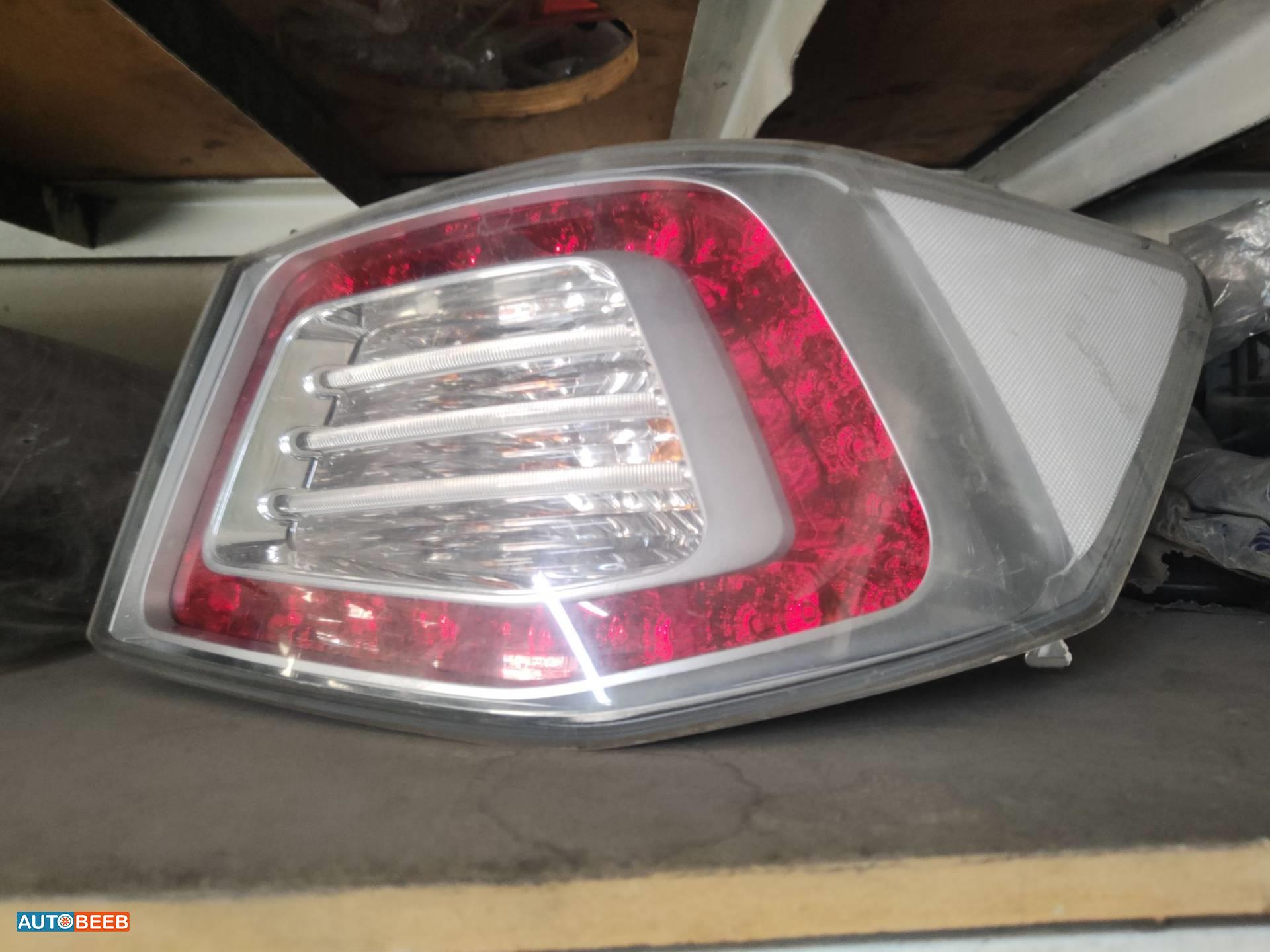 ضوء خلفي يمين شمال كيا فورتي 2011 2012