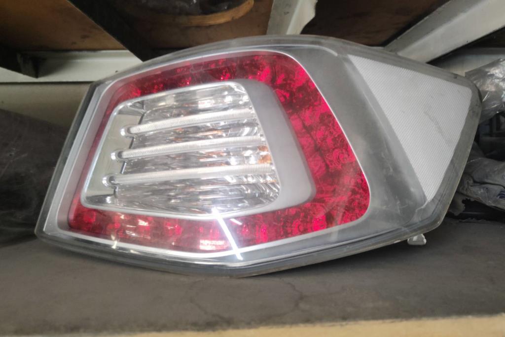 ضوء خلفي يمين شمال كيا فورتي 2011 2012