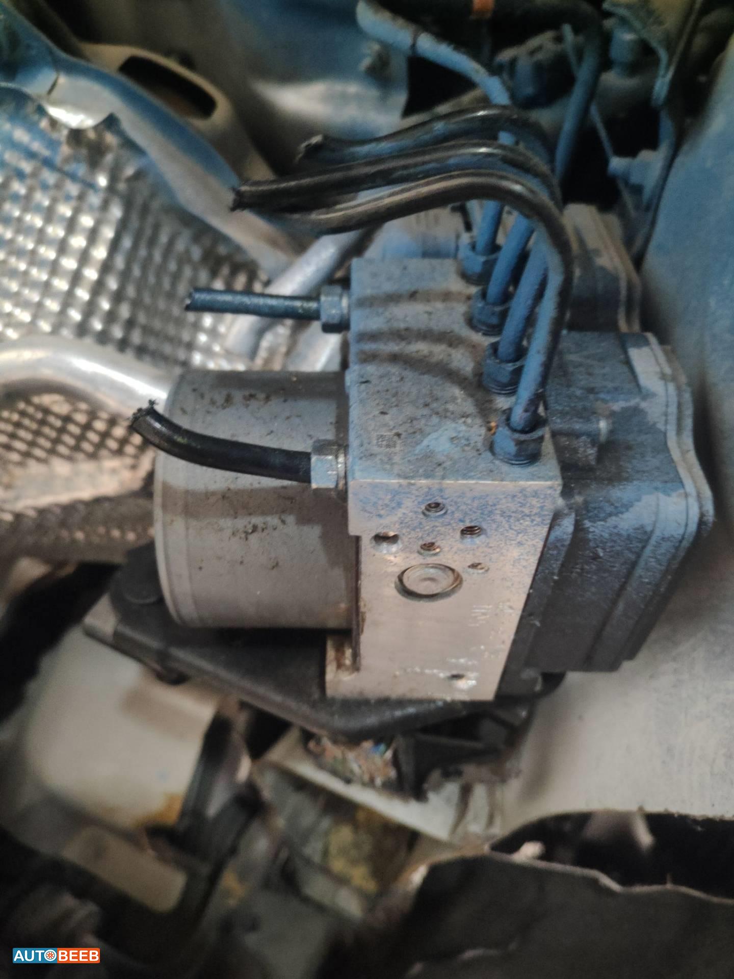 Abs تويوتا هايلاندر 2022 2023