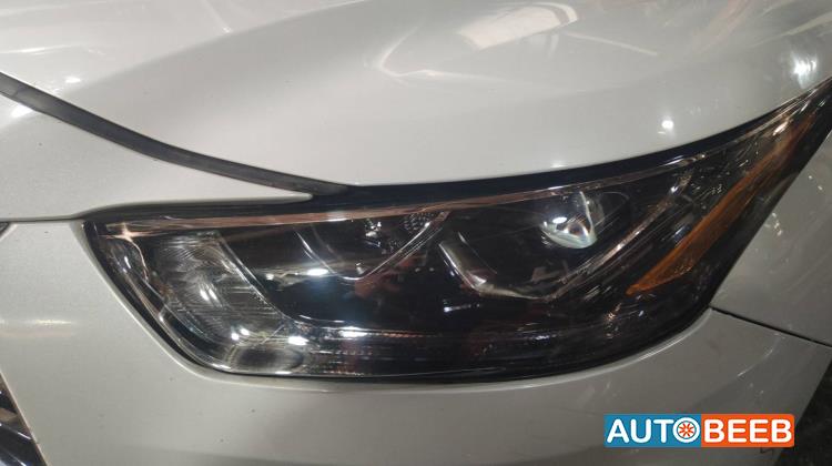 ضوء امامي شمال تويوتا هايلاندر 2022 2023