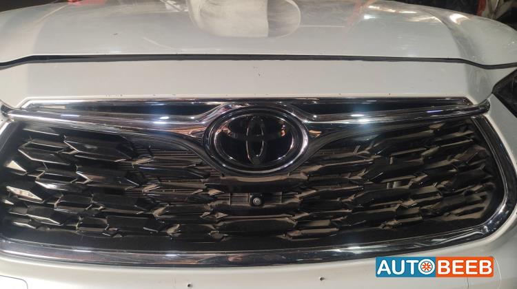 شل امامي علوي تويوتا هايلاندر 2022 2023