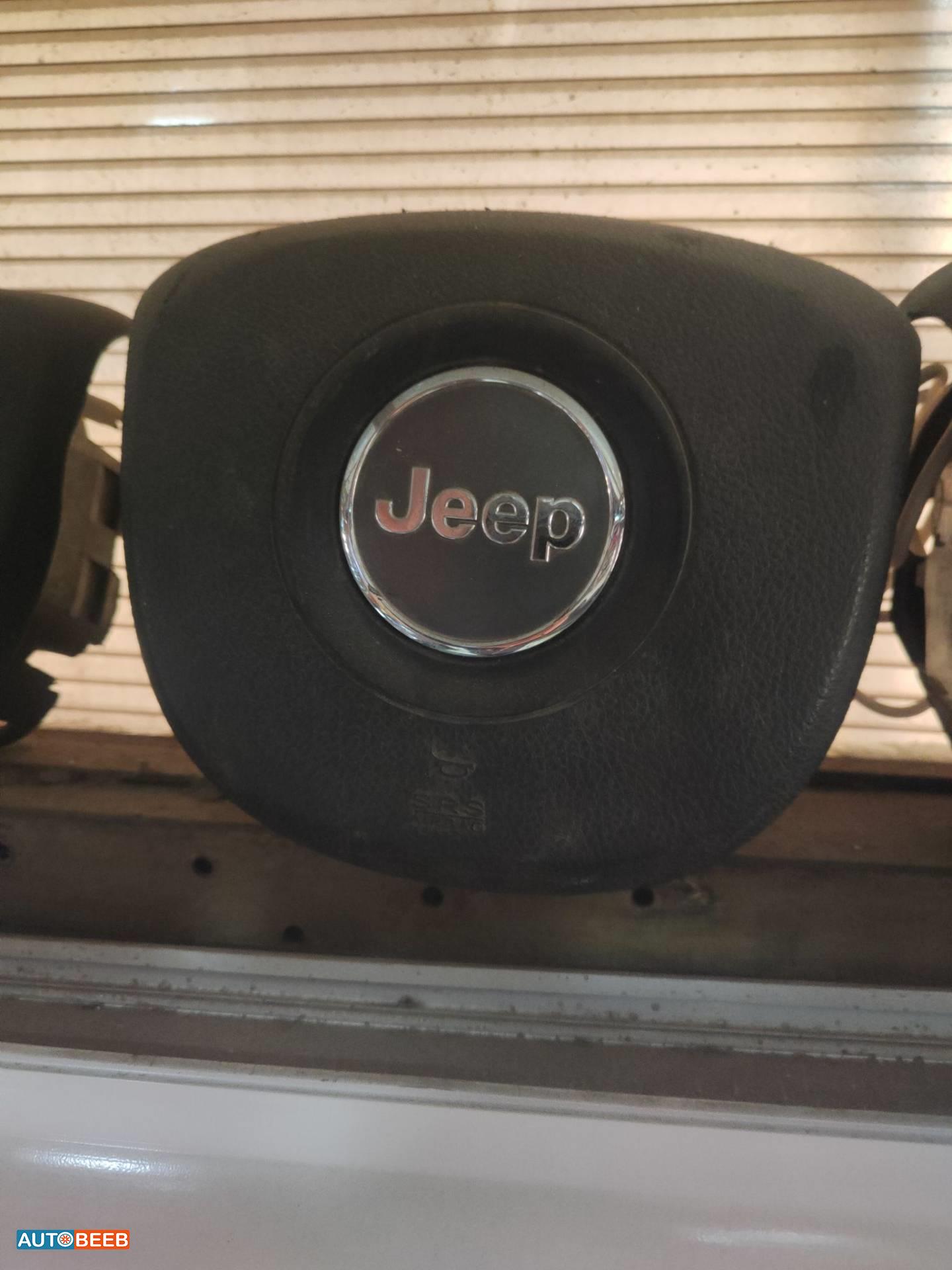 Cabin  Steering Wheel Jeep Grand Cherokee