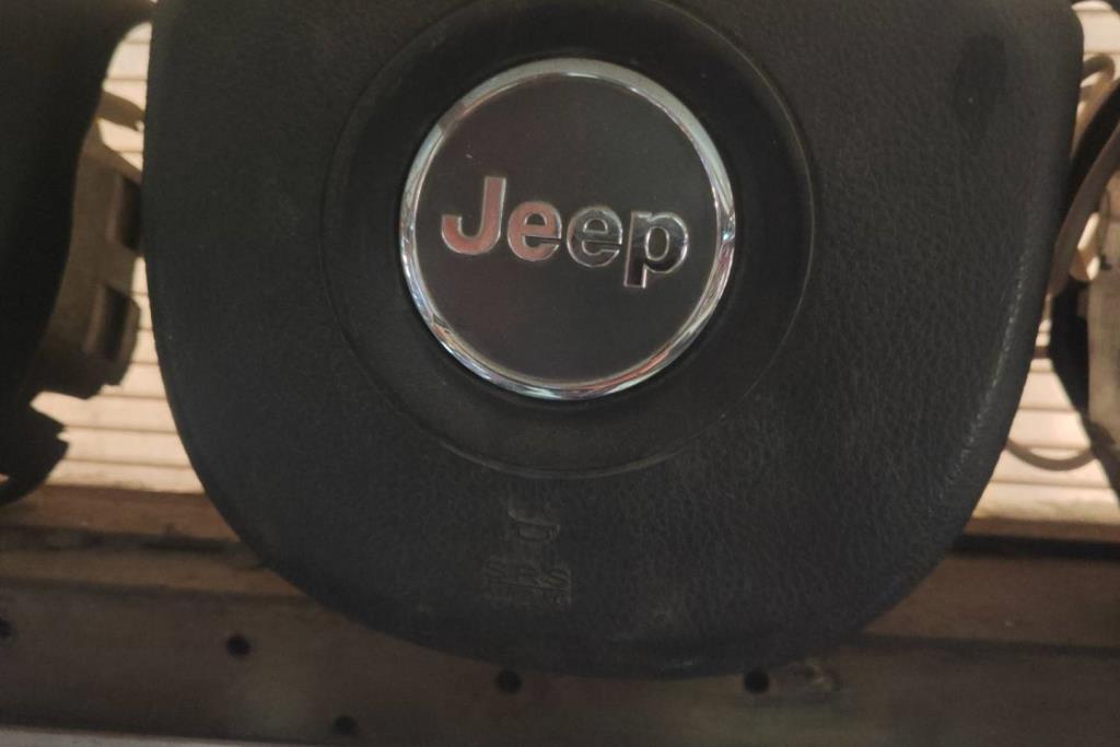 Cabin  Steering Wheel Jeep Grand Cherokee