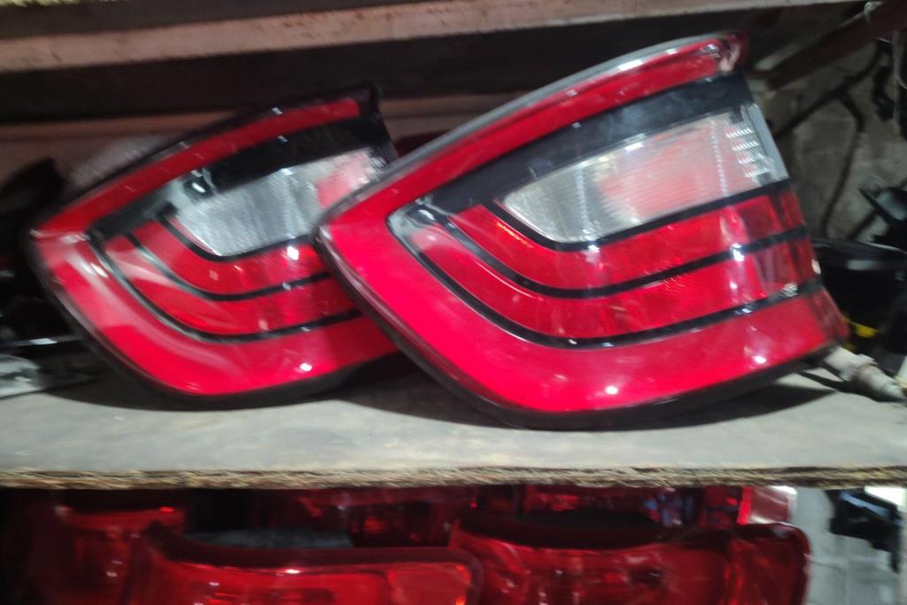 ضوء خلفي يمين شمال دودج دورانجو 2020 2021